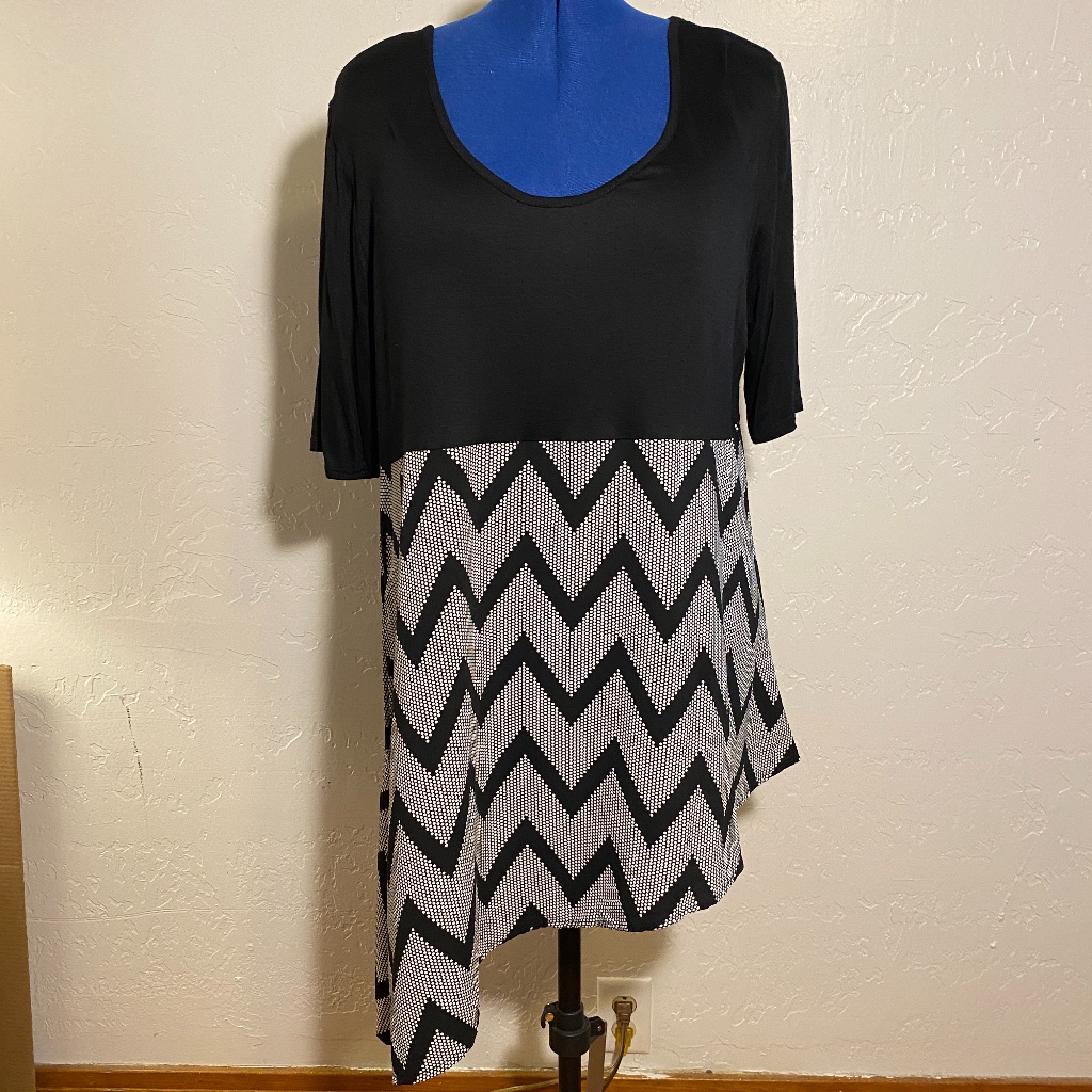 Nwot- Bellino Usa Asymmetrical Blouse, Size 2x.